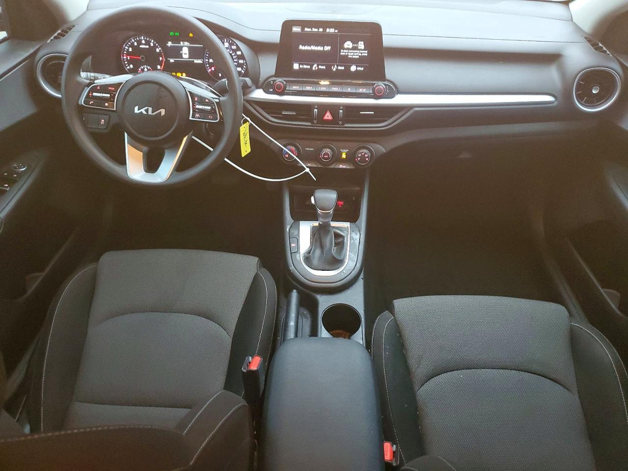 2024 KIA FORTE LXS photo 8