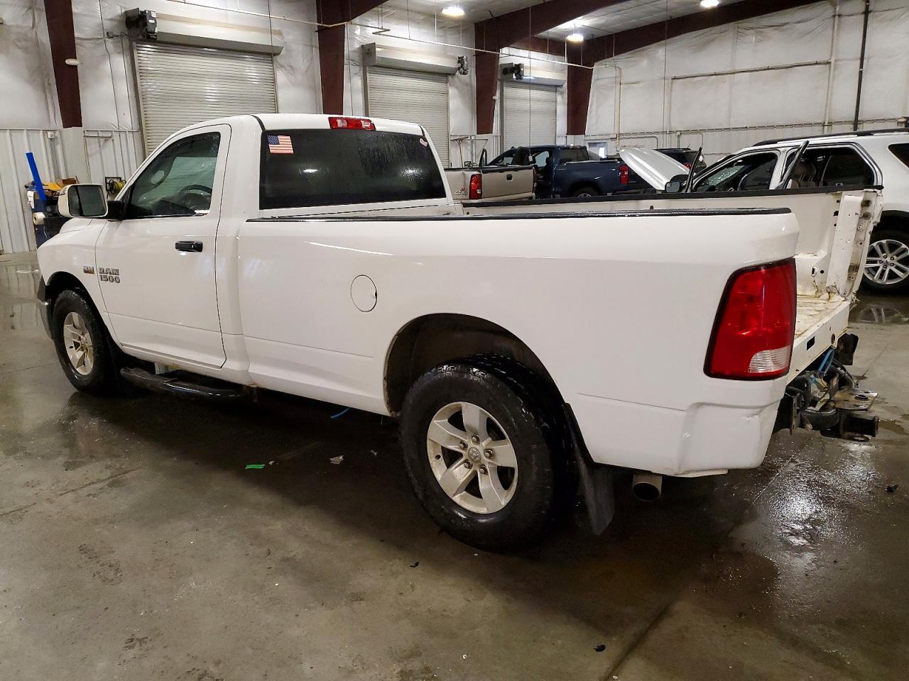 2017 RAM 1500 ST photo 4