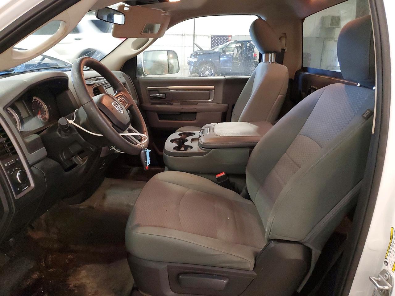 2017 RAM 1500 ST photo 19
