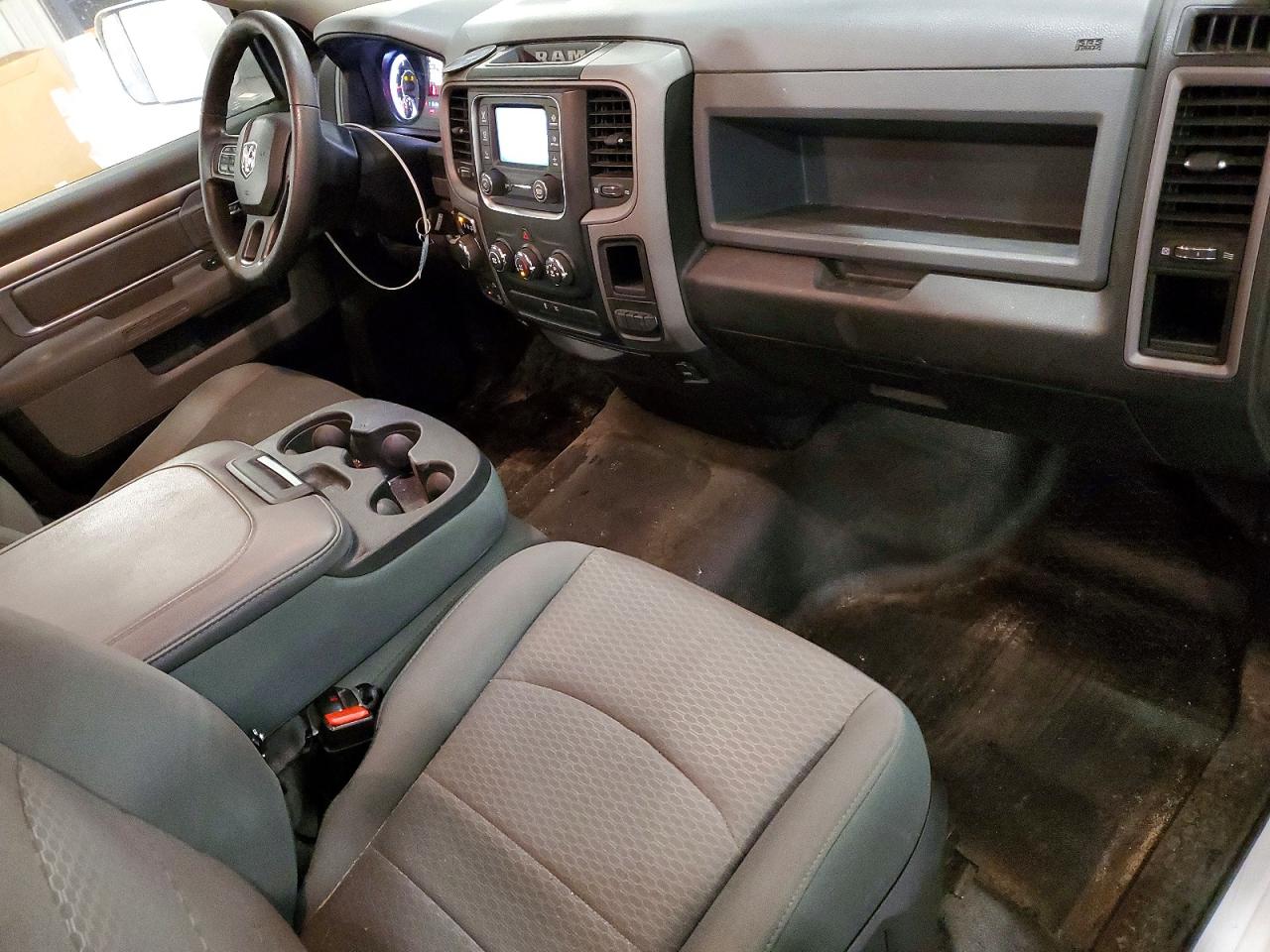 2017 RAM 1500 ST photo 22