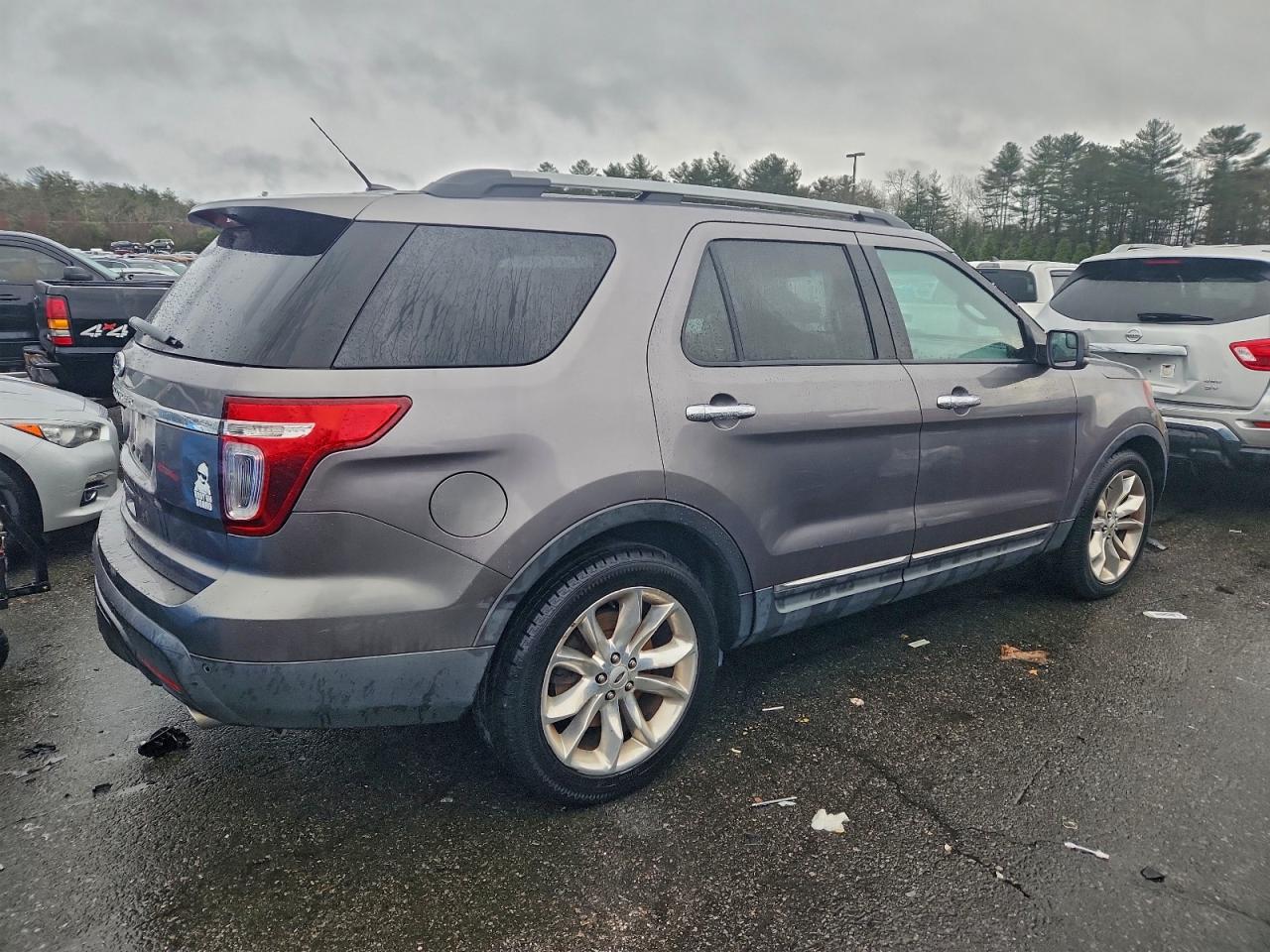 2014 FORD EXPLORER XLT photo 3