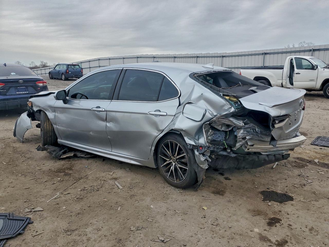 2023 TOYOTA CAMRY SE photo 2