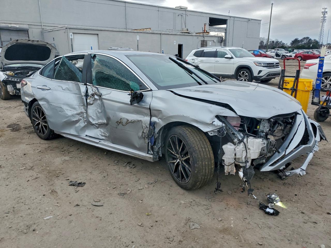 2023 TOYOTA CAMRY SE photo 4