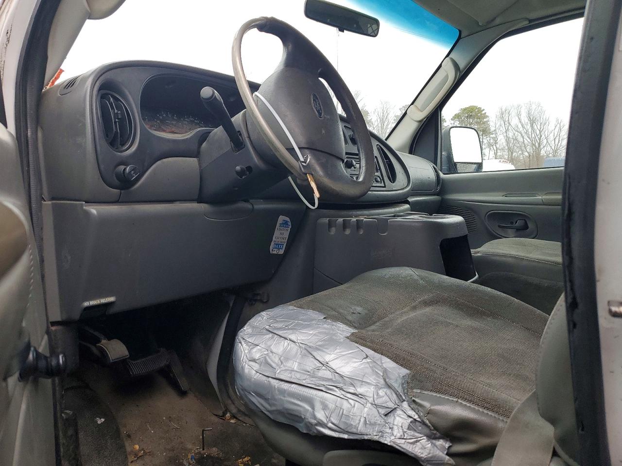 2004 FORD E250 UTILITY / SERVICE VAN photo 19