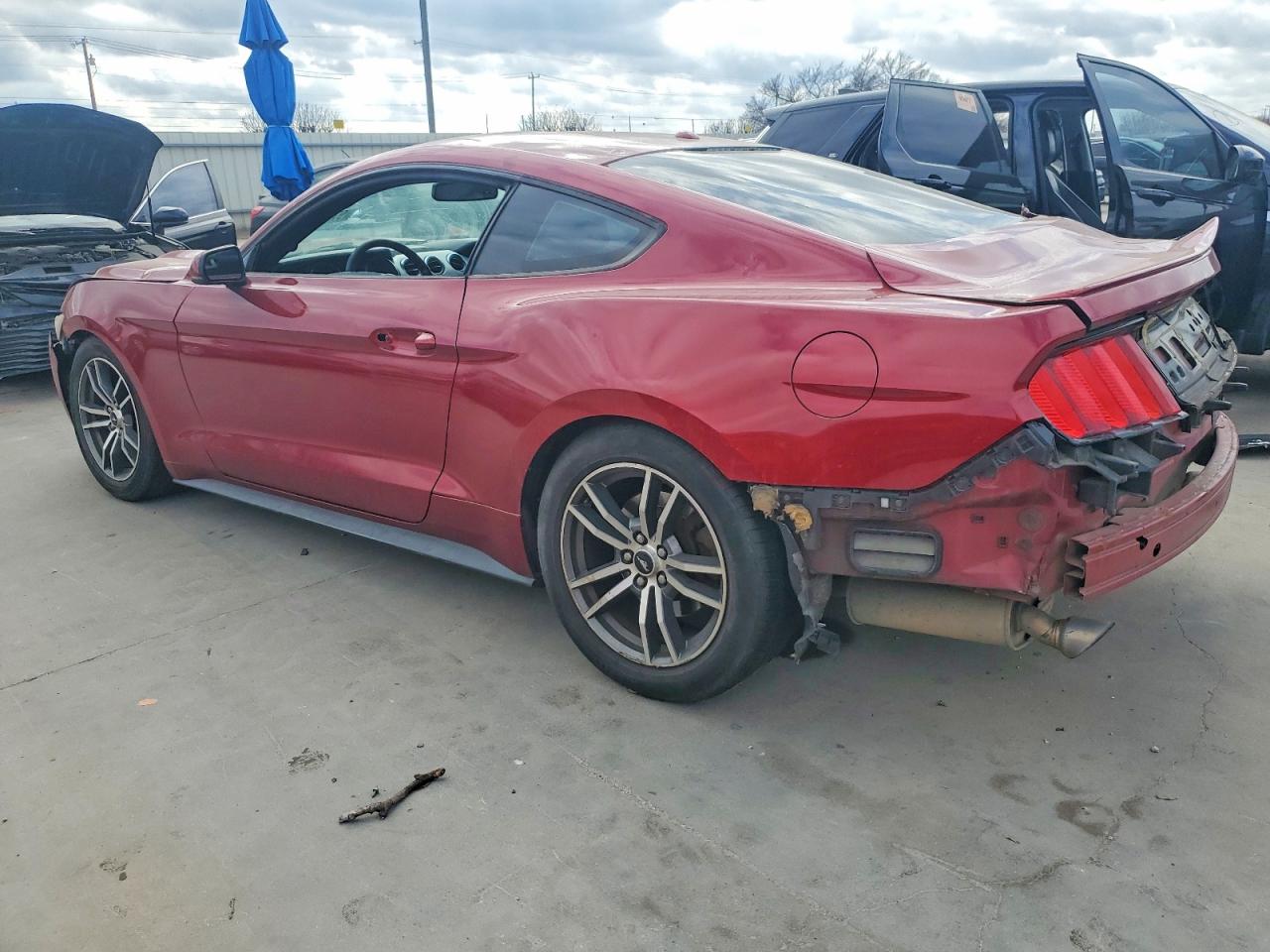 2016 FORD MUSTANG photo 2