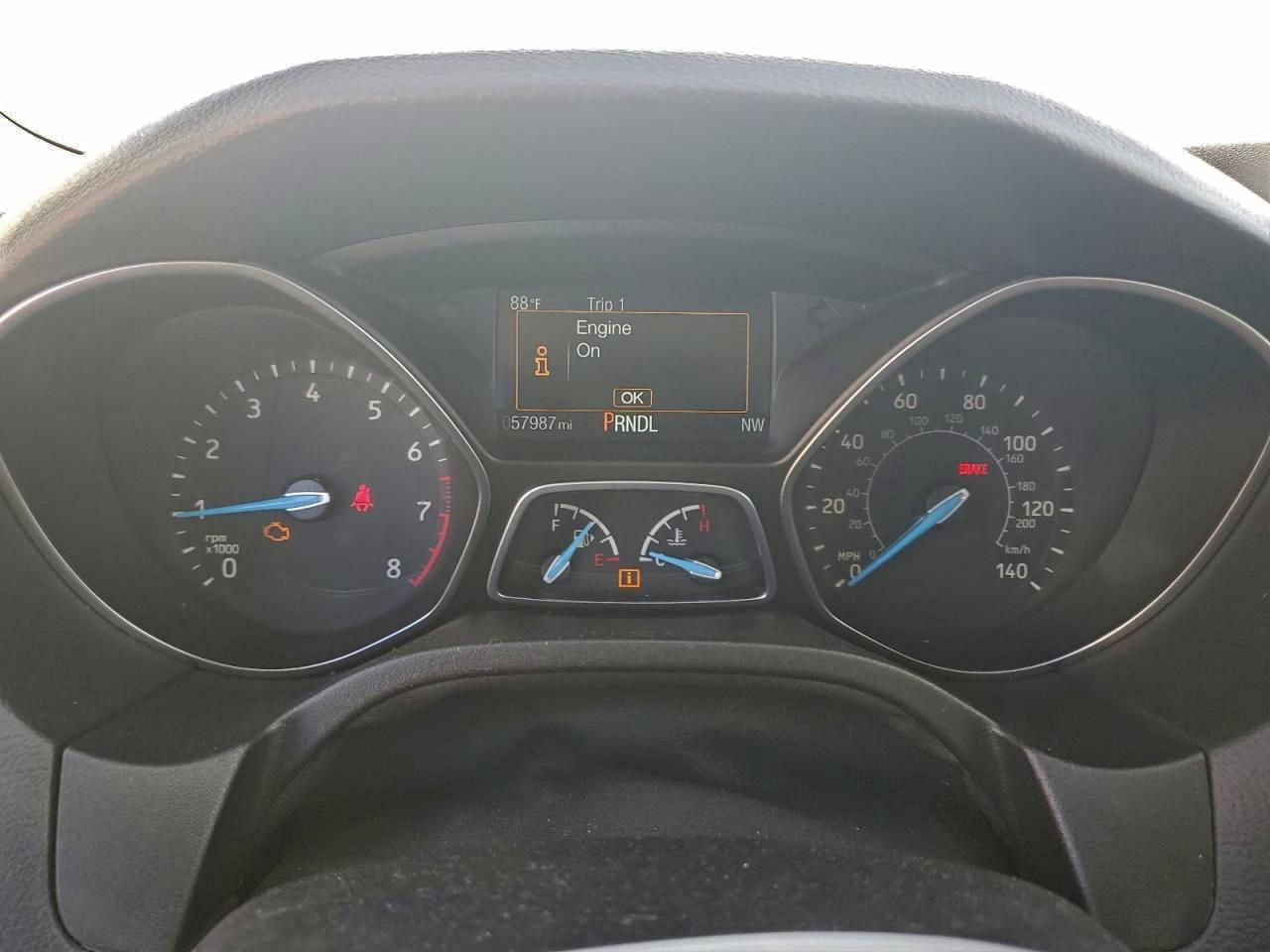 2018 FORD FOCUS SE photo 9