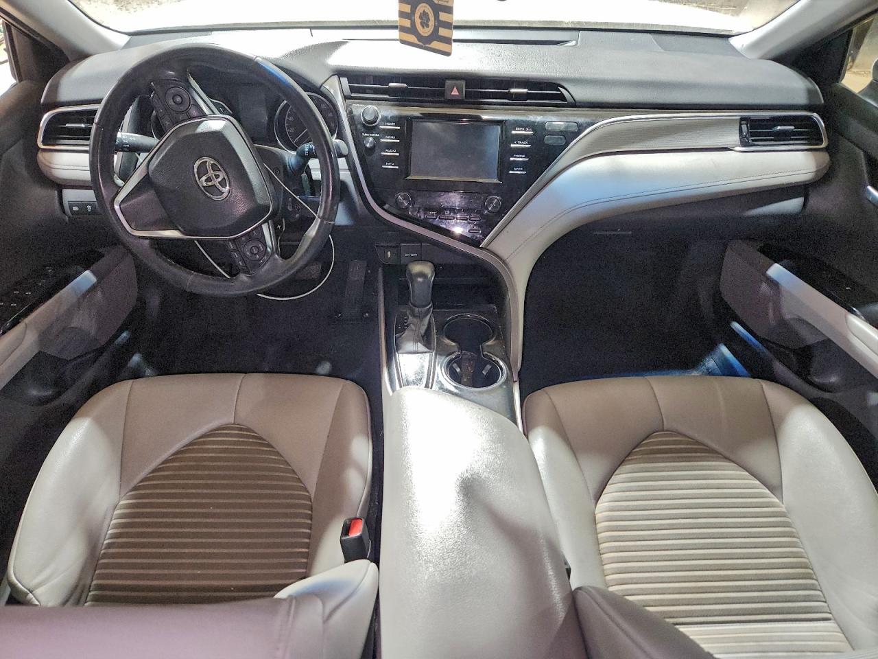 2018 TOYOTA CAMRY L photo 8