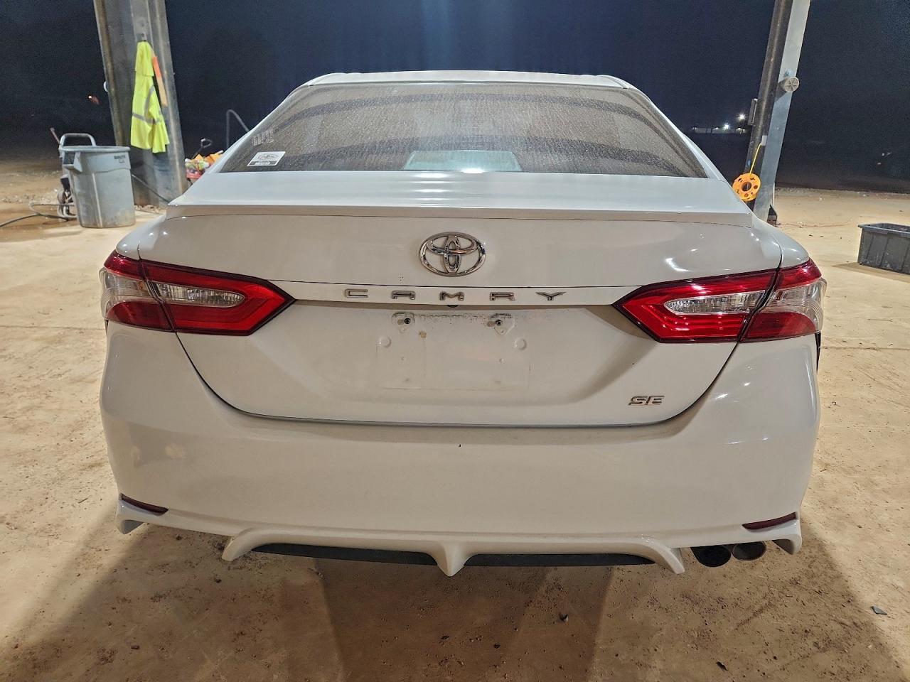 2018 TOYOTA CAMRY L photo 6