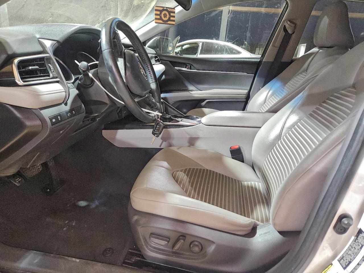2018 TOYOTA CAMRY L photo 7