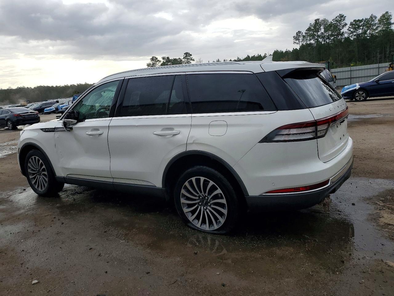 2021 LINCOLN AVIATOR RESERVE photo 2