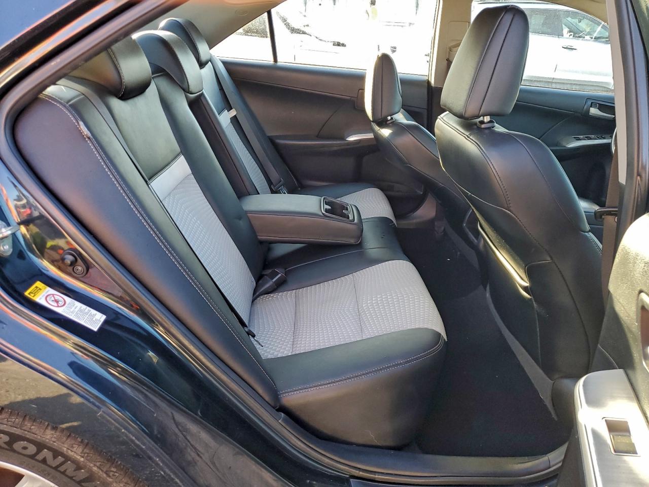2014 TOYOTA CAMRY L photo 10