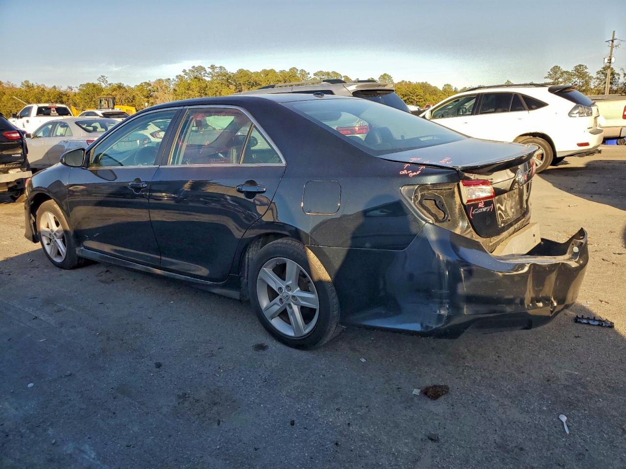 2014 TOYOTA CAMRY L photo 2