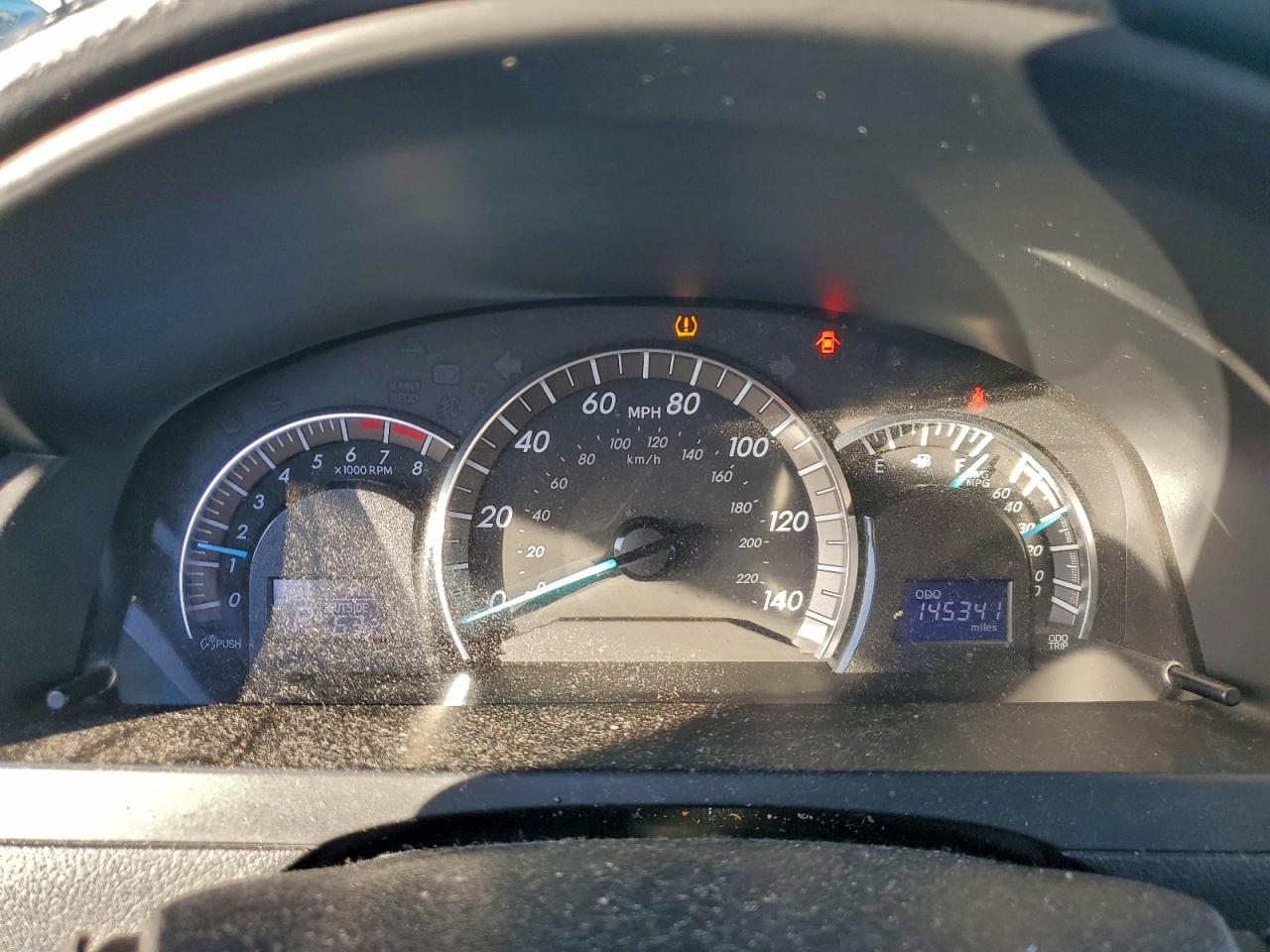 2014 TOYOTA CAMRY L photo 9