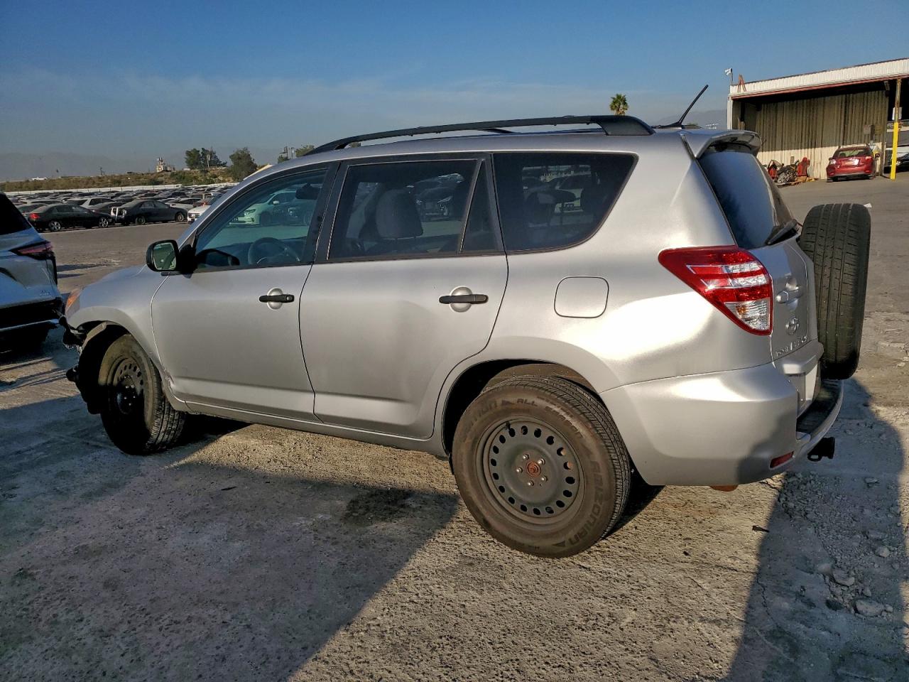 2011 TOYOTA RAV4 photo 2