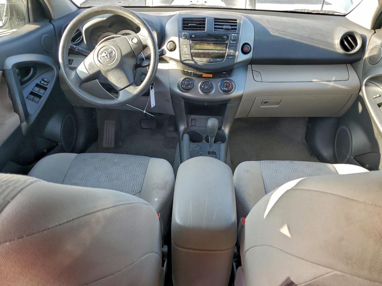 2011 TOYOTA RAV4 photo 8