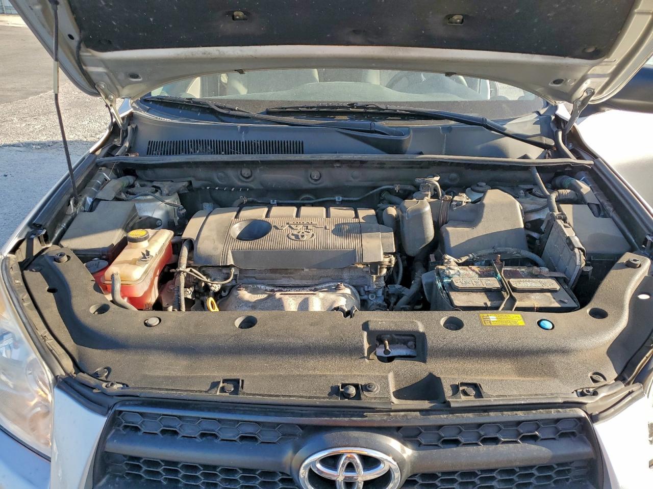 2011 TOYOTA RAV4 photo 12