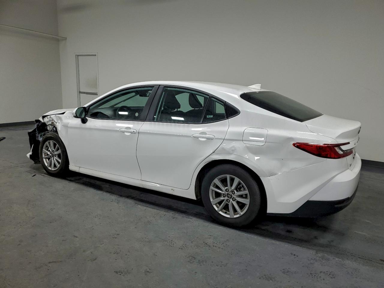 2025 TOYOTA CAMRY XSE photo 2