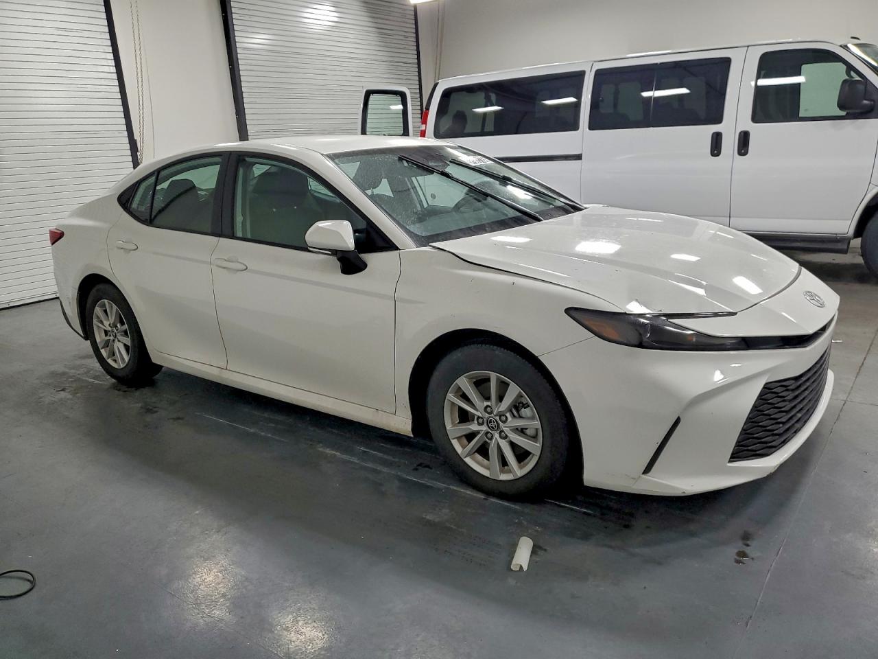 2025 TOYOTA CAMRY XSE photo 4