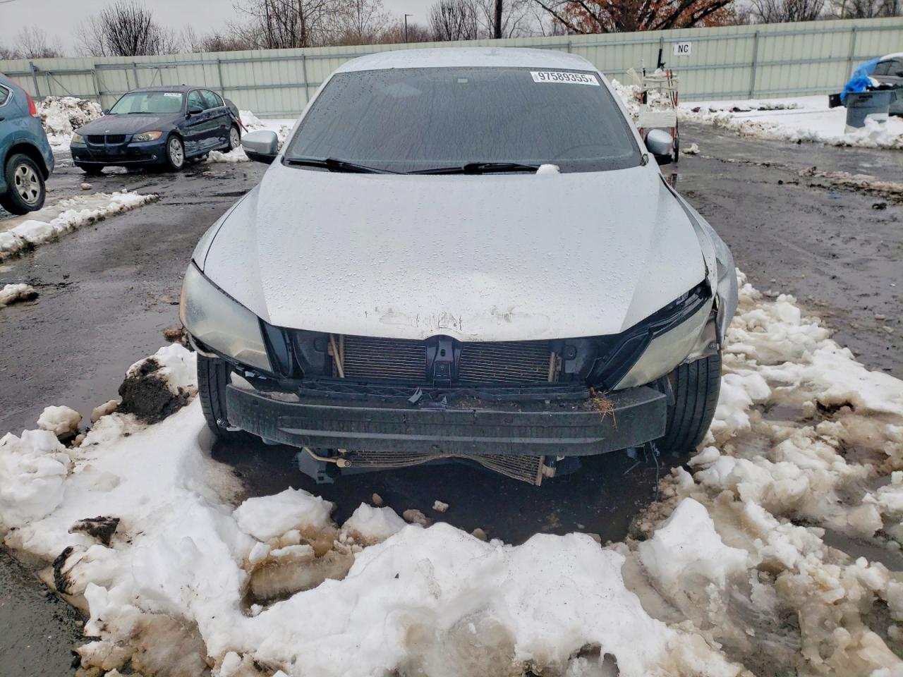 2015 VOLKSWAGEN PASSAT S photo 5