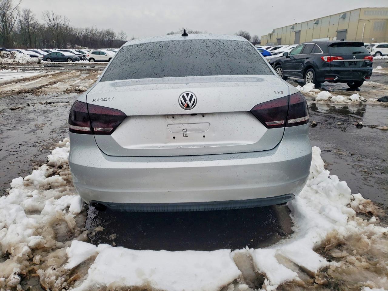 2015 VOLKSWAGEN PASSAT S photo 6