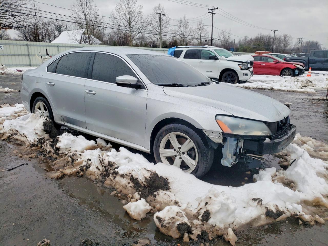 2015 VOLKSWAGEN PASSAT S photo 4