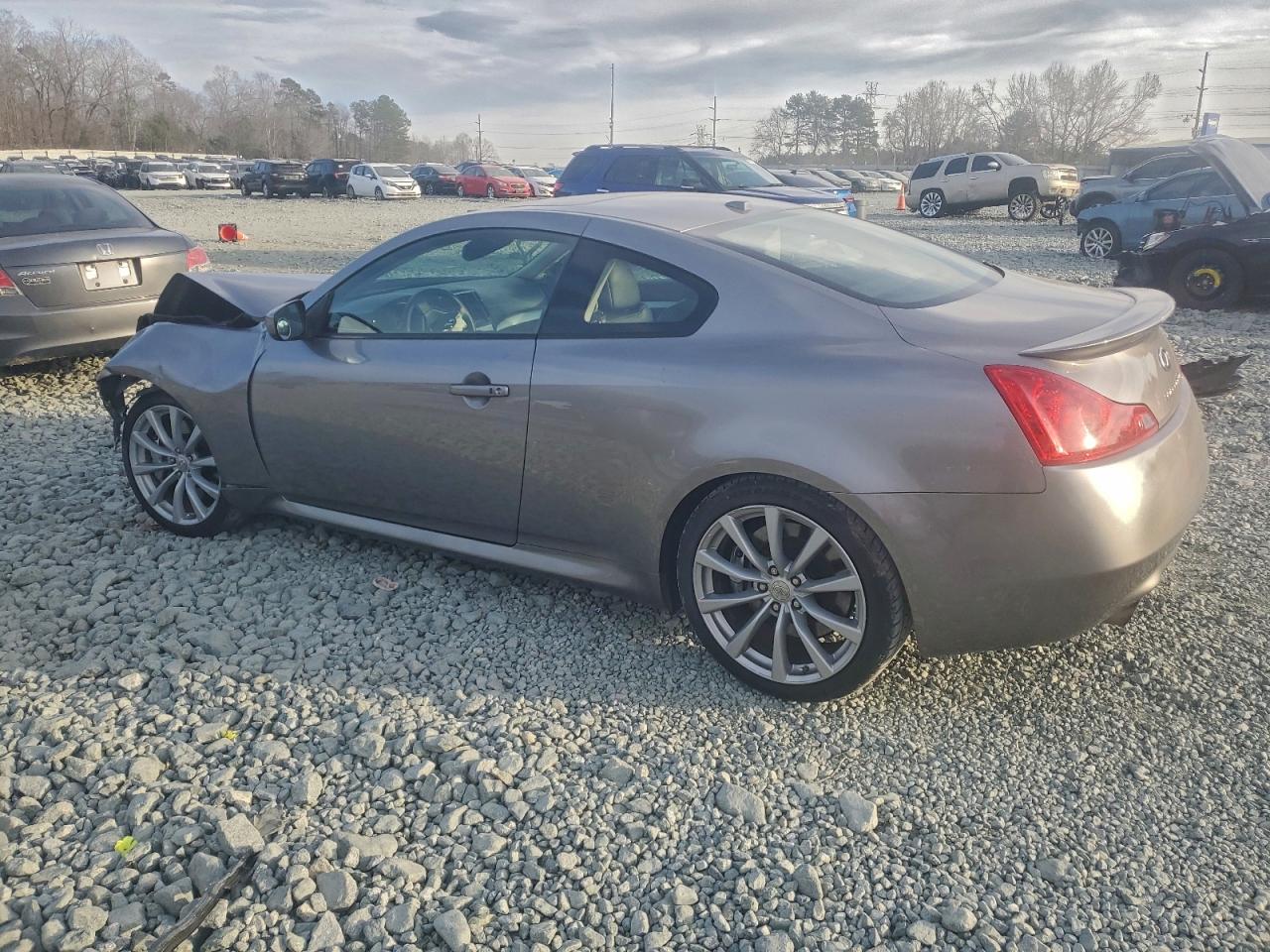 2008 INFINITI G37 BASE photo 2