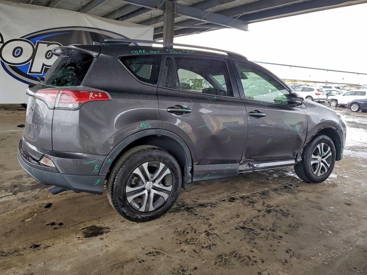 2017 TOYOTA RAV4 LE photo 3