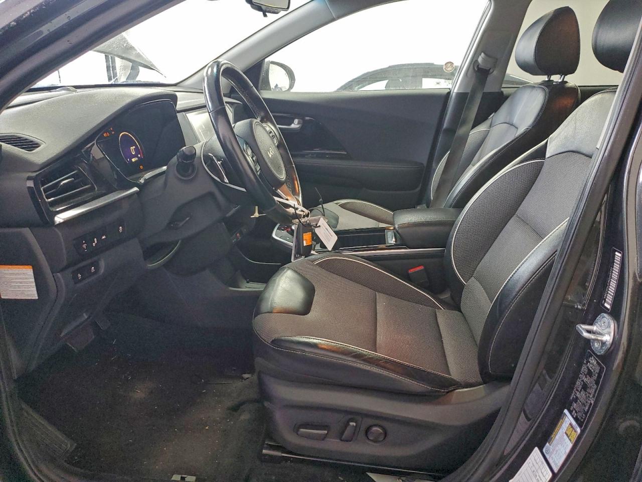 2022 KIA NIRO S photo 7