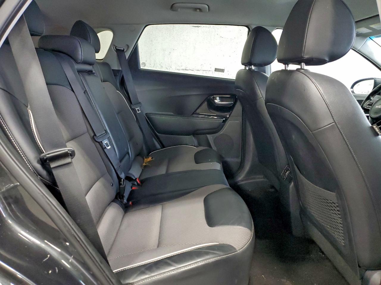 2022 KIA NIRO S photo 11
