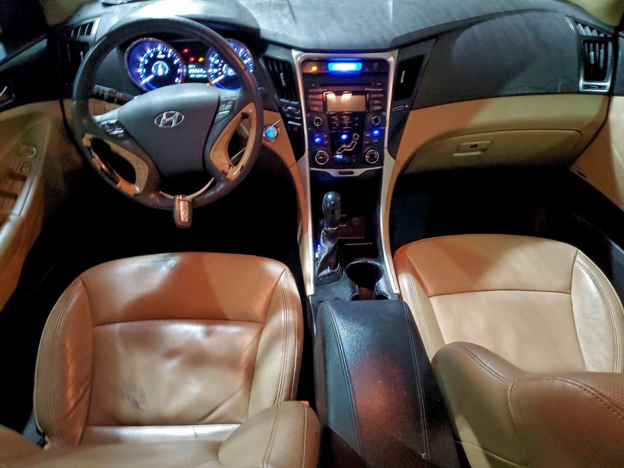 2013 HYUNDAI SONATA SE photo 8