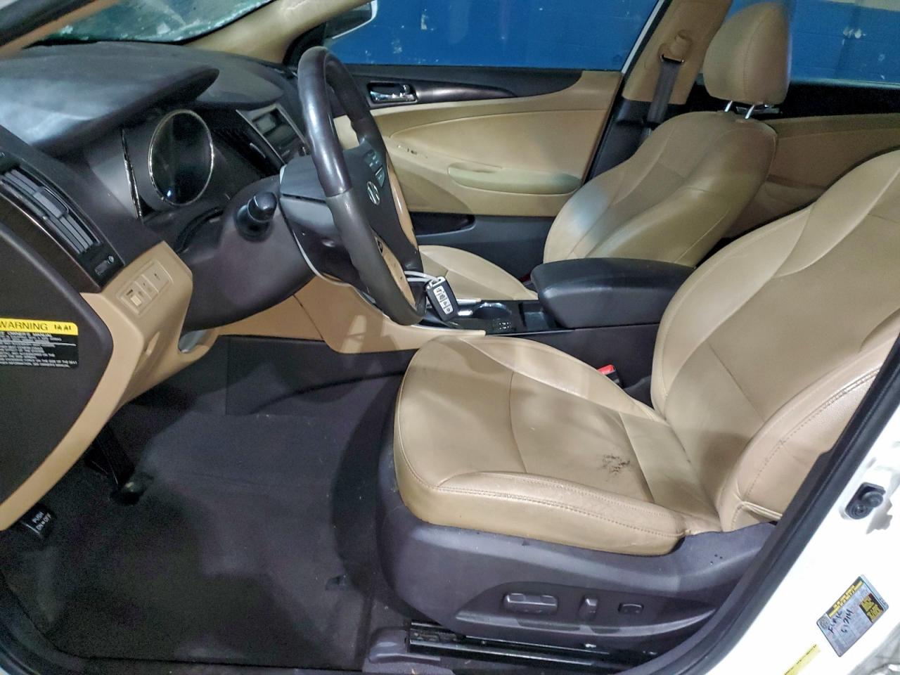 2013 HYUNDAI SONATA SE photo 7