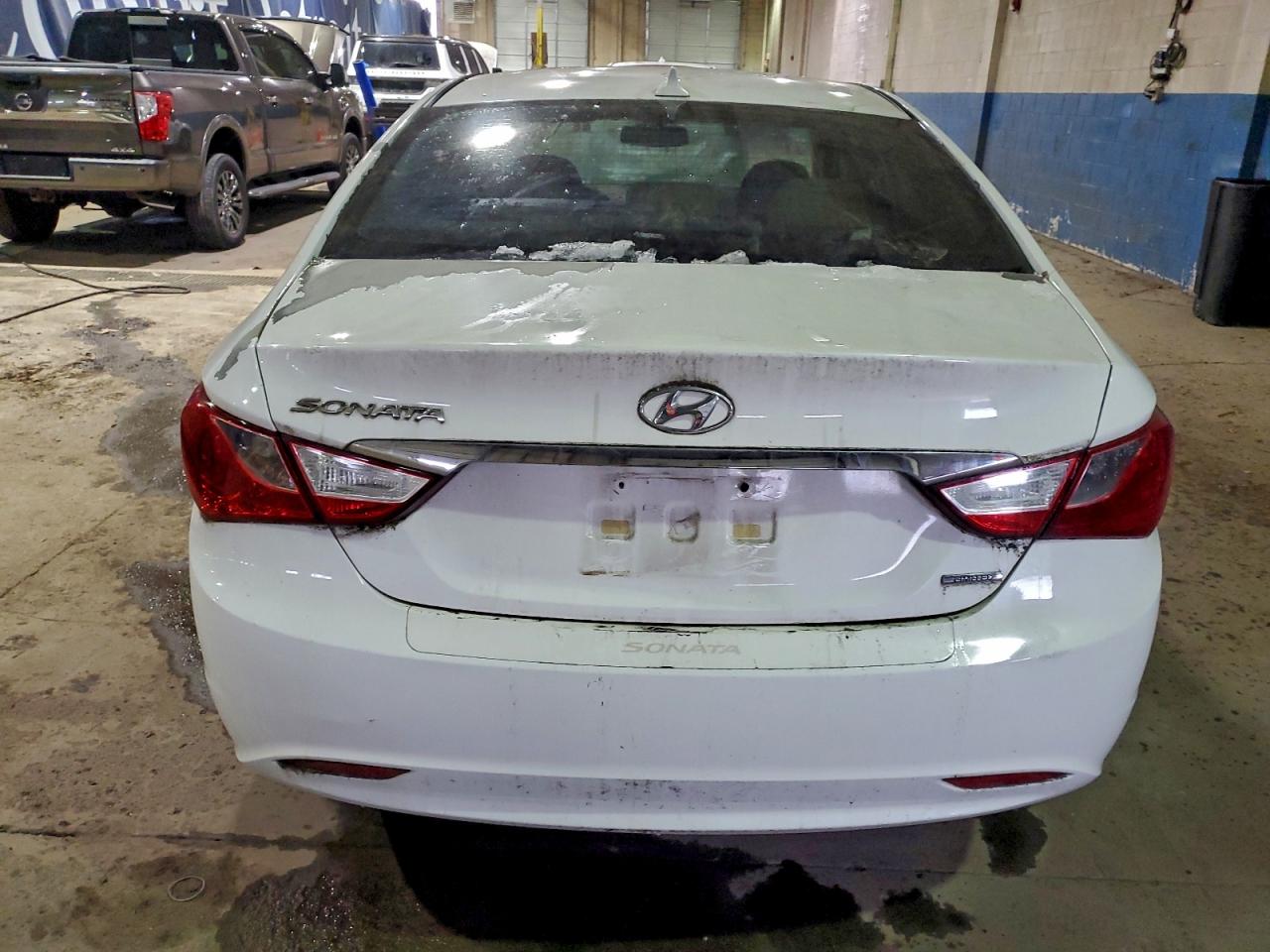 2013 HYUNDAI SONATA SE photo 6
