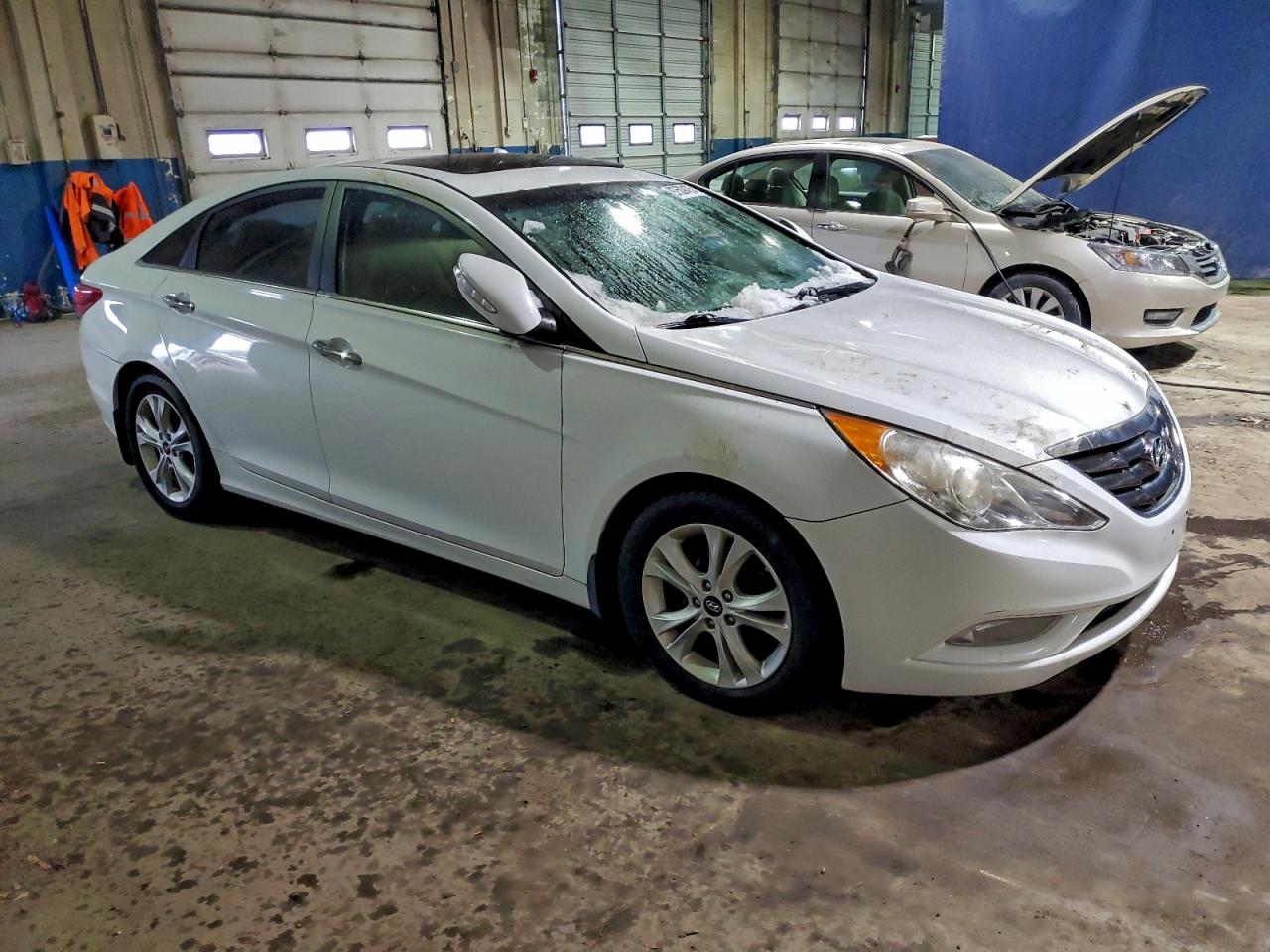 2013 HYUNDAI SONATA SE photo 4
