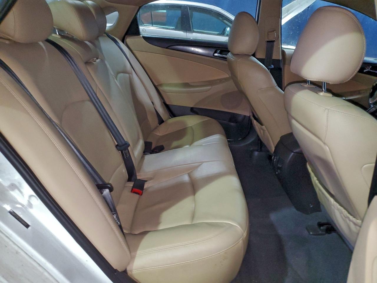 2013 HYUNDAI SONATA SE photo 10