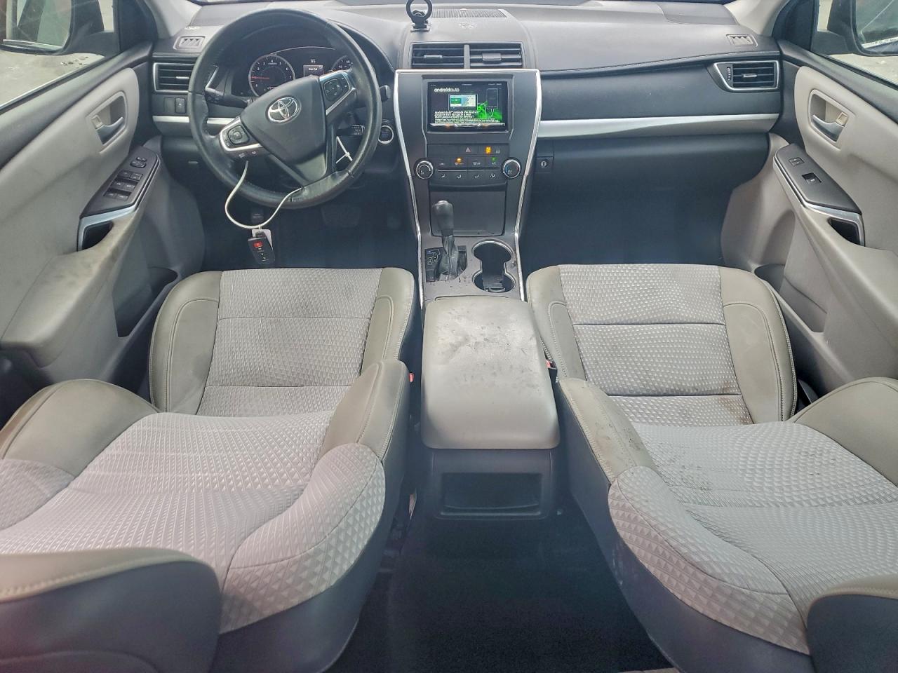 2015 TOYOTA CAMRY LE photo 8
