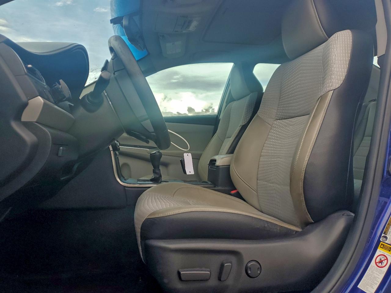 2015 TOYOTA CAMRY LE photo 7