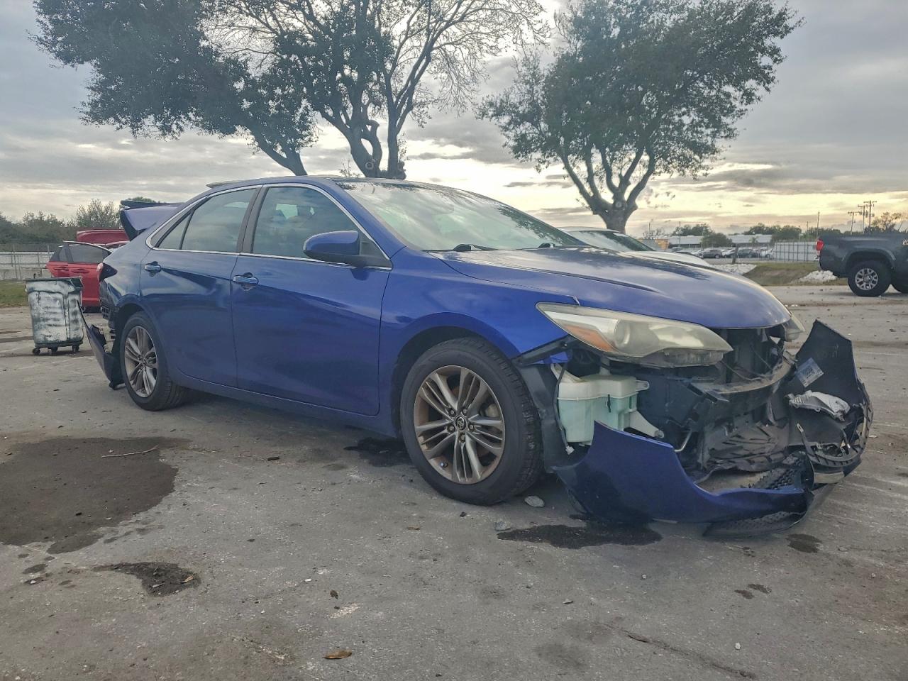 2015 TOYOTA CAMRY LE photo 4