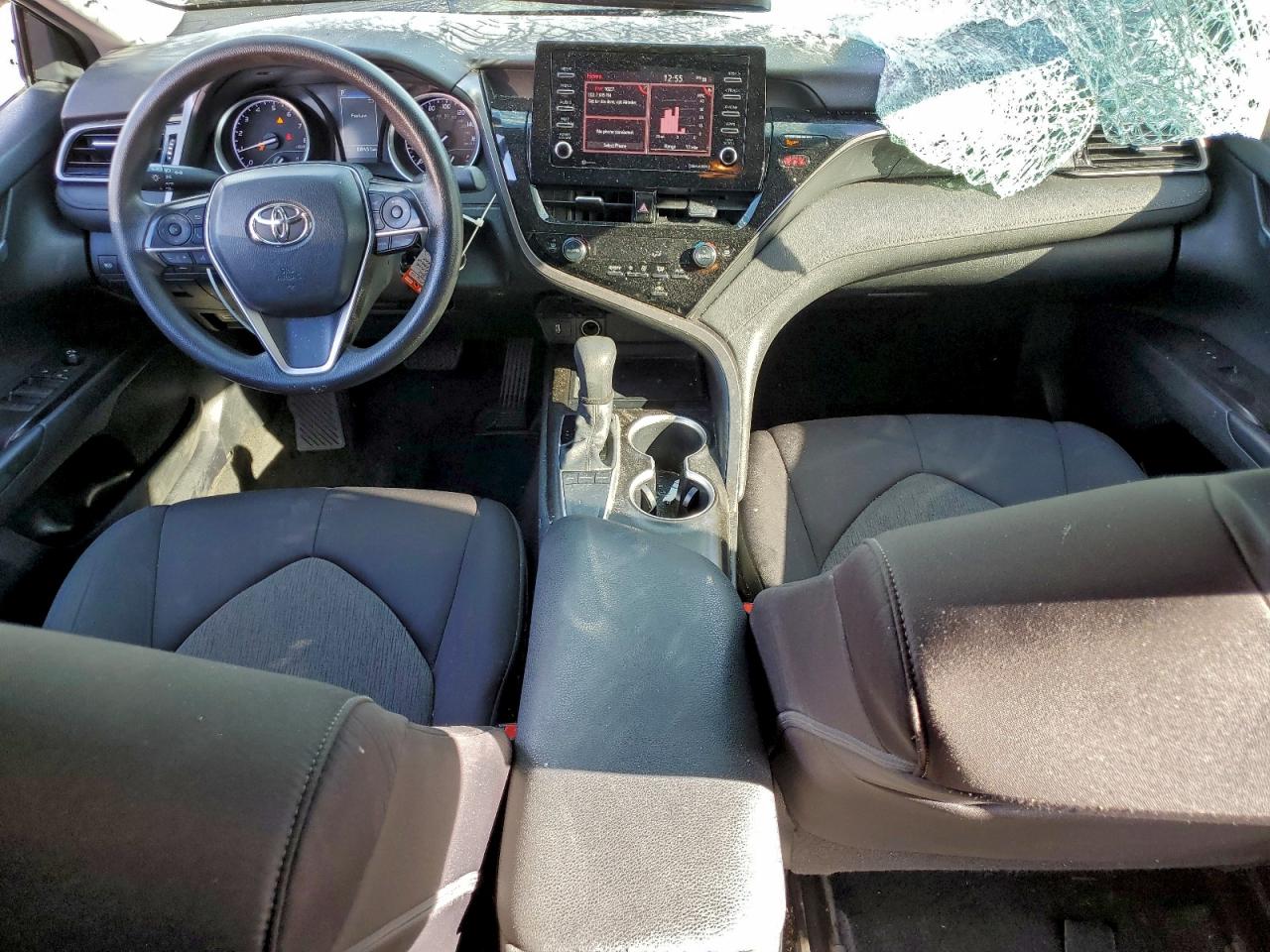 2022 TOYOTA CAMRY LE photo 8