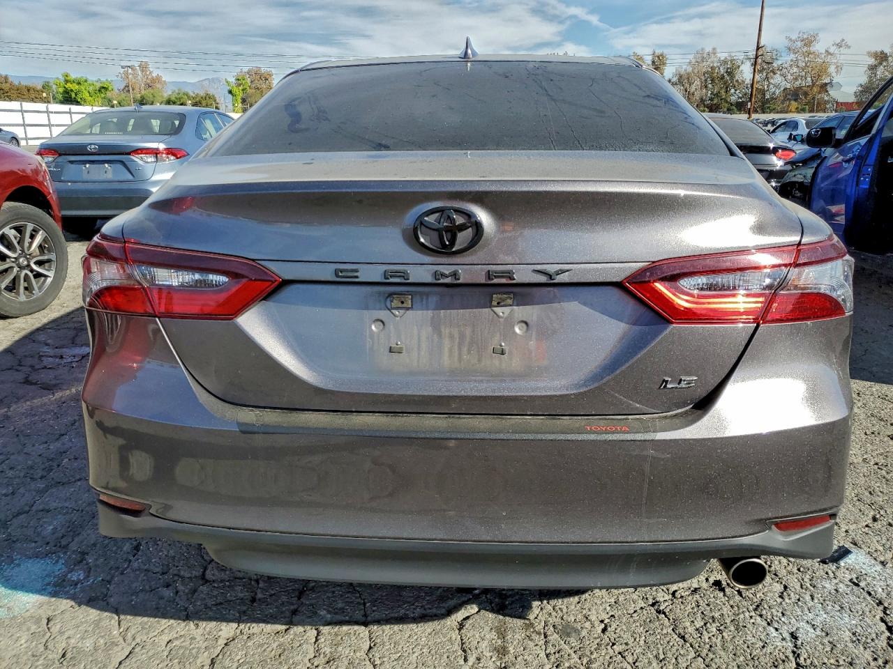 2022 TOYOTA CAMRY LE photo 6
