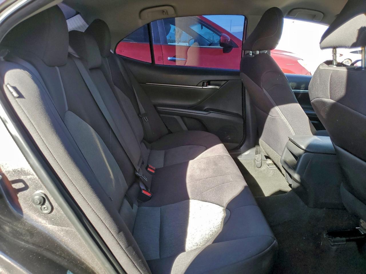2022 TOYOTA CAMRY LE photo 10