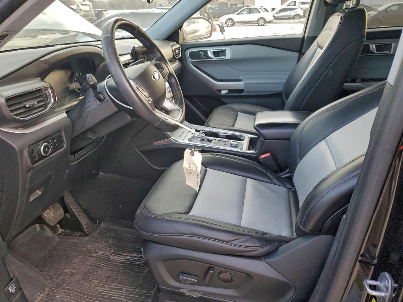 2023 FORD EXPLORER XLT photo 13