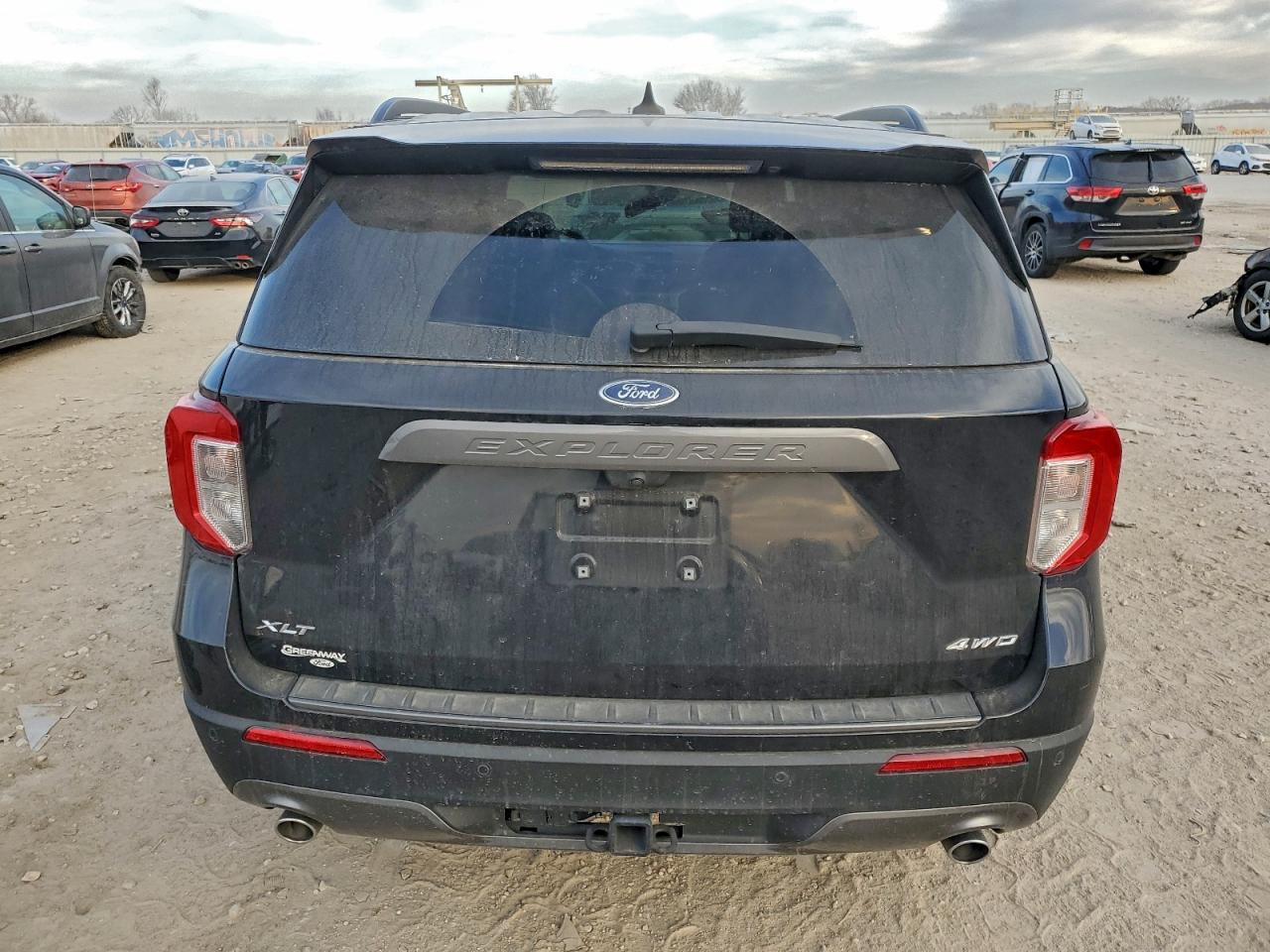2023 FORD EXPLORER XLT photo 11