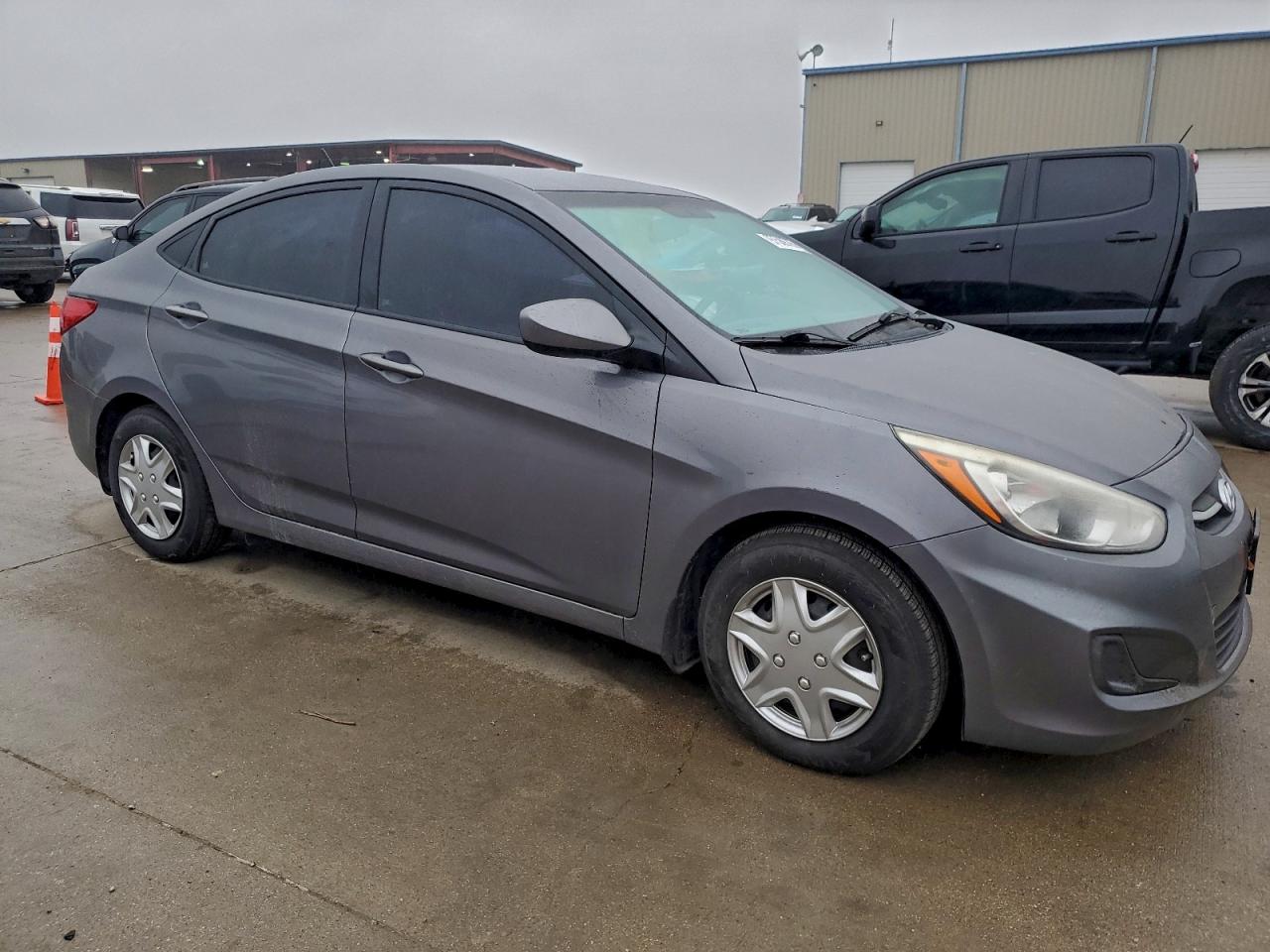 2016 HYUNDAI ACCENT SE photo 4
