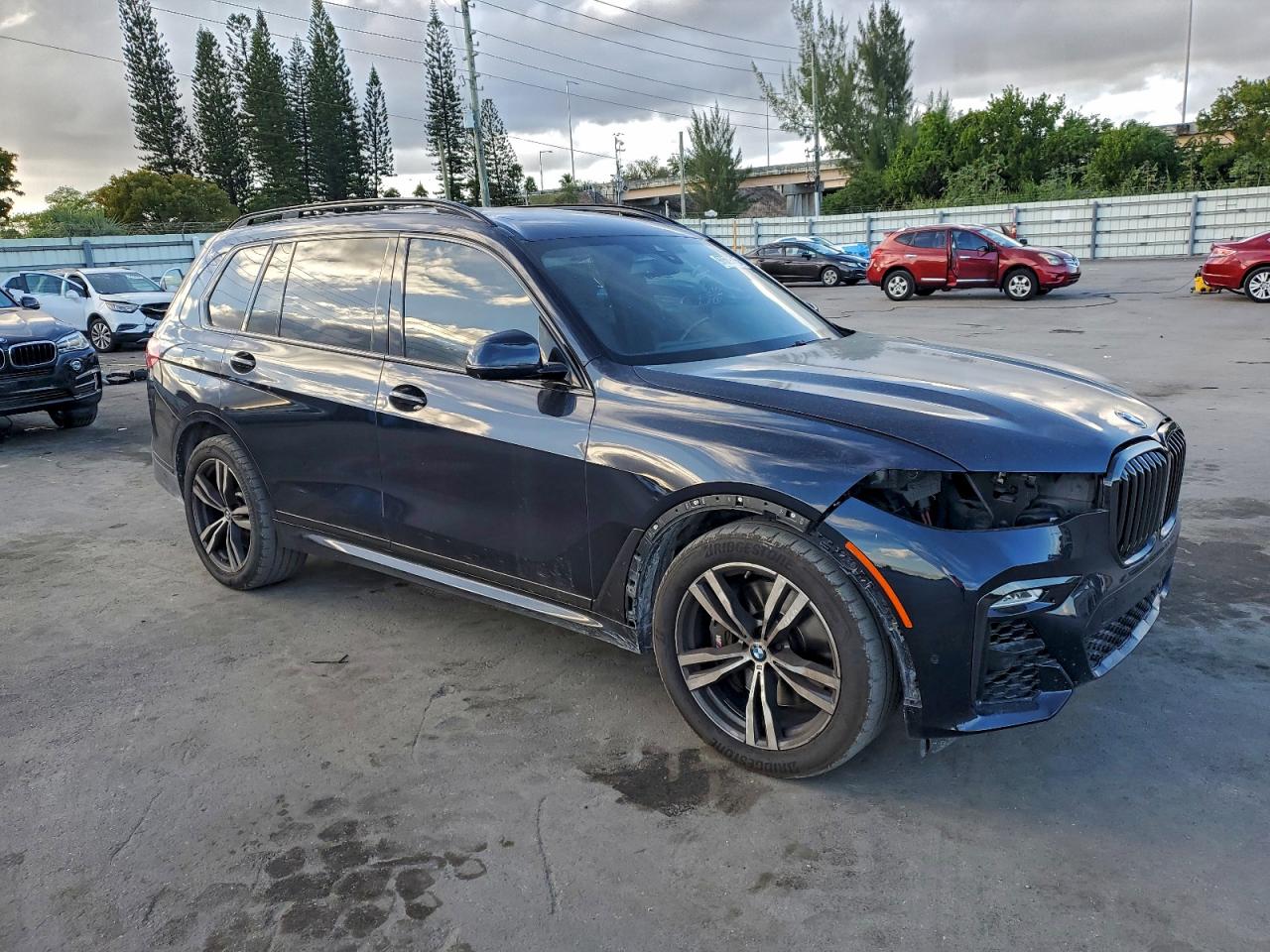 2021 BMW X7 M50I photo 4