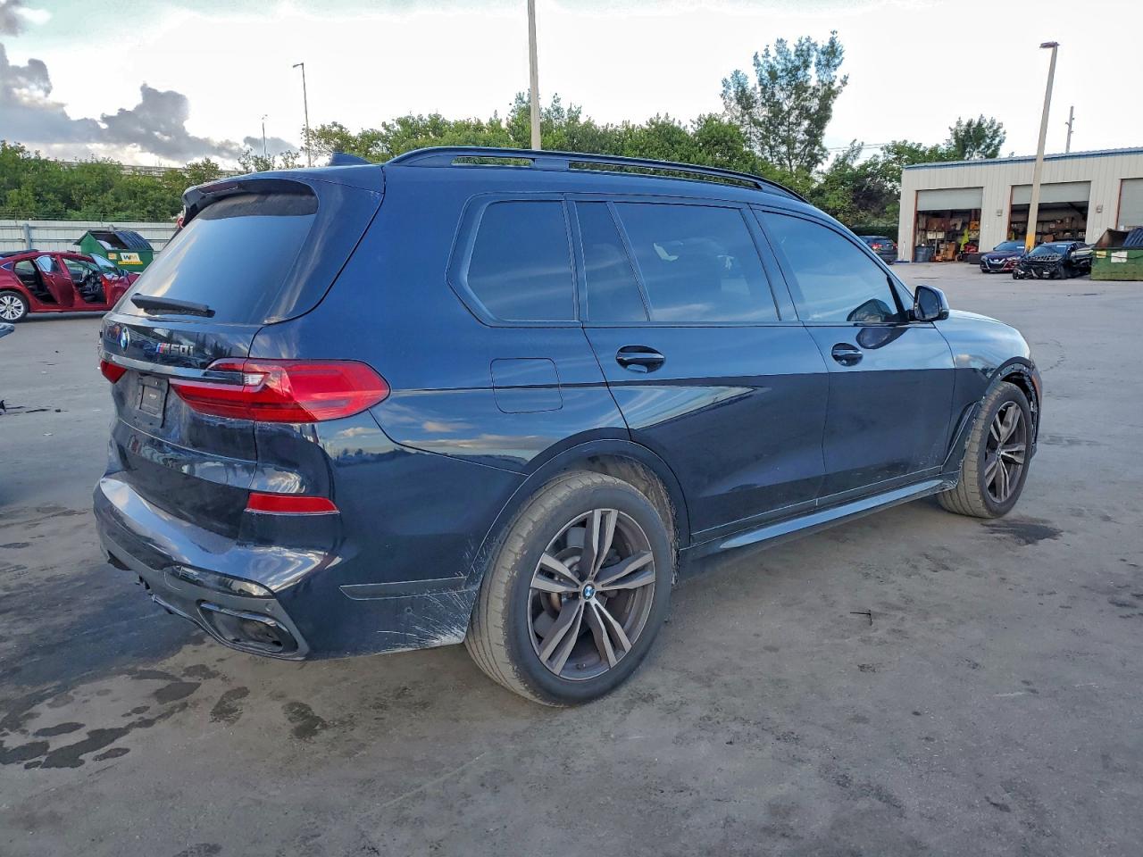 2021 BMW X7 M50I photo 3