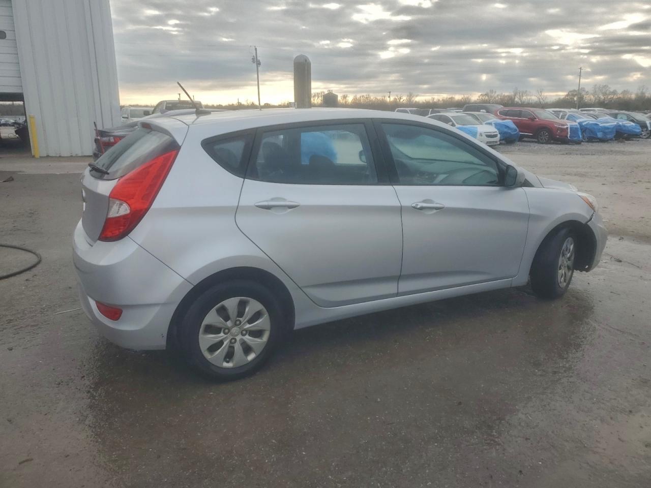 2015 HYUNDAI ACCENT GS photo 3