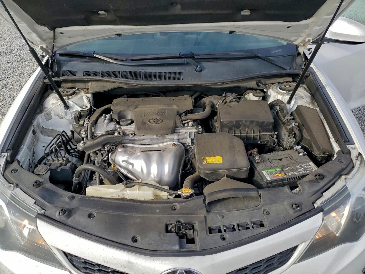 2014 TOYOTA CAMRY SE photo 31