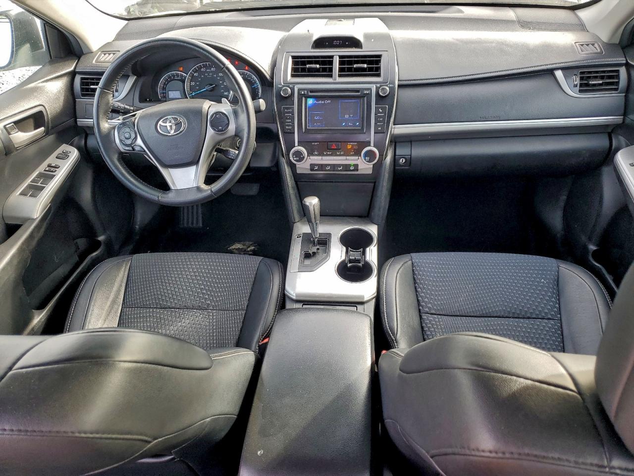 2014 TOYOTA CAMRY SE photo 22