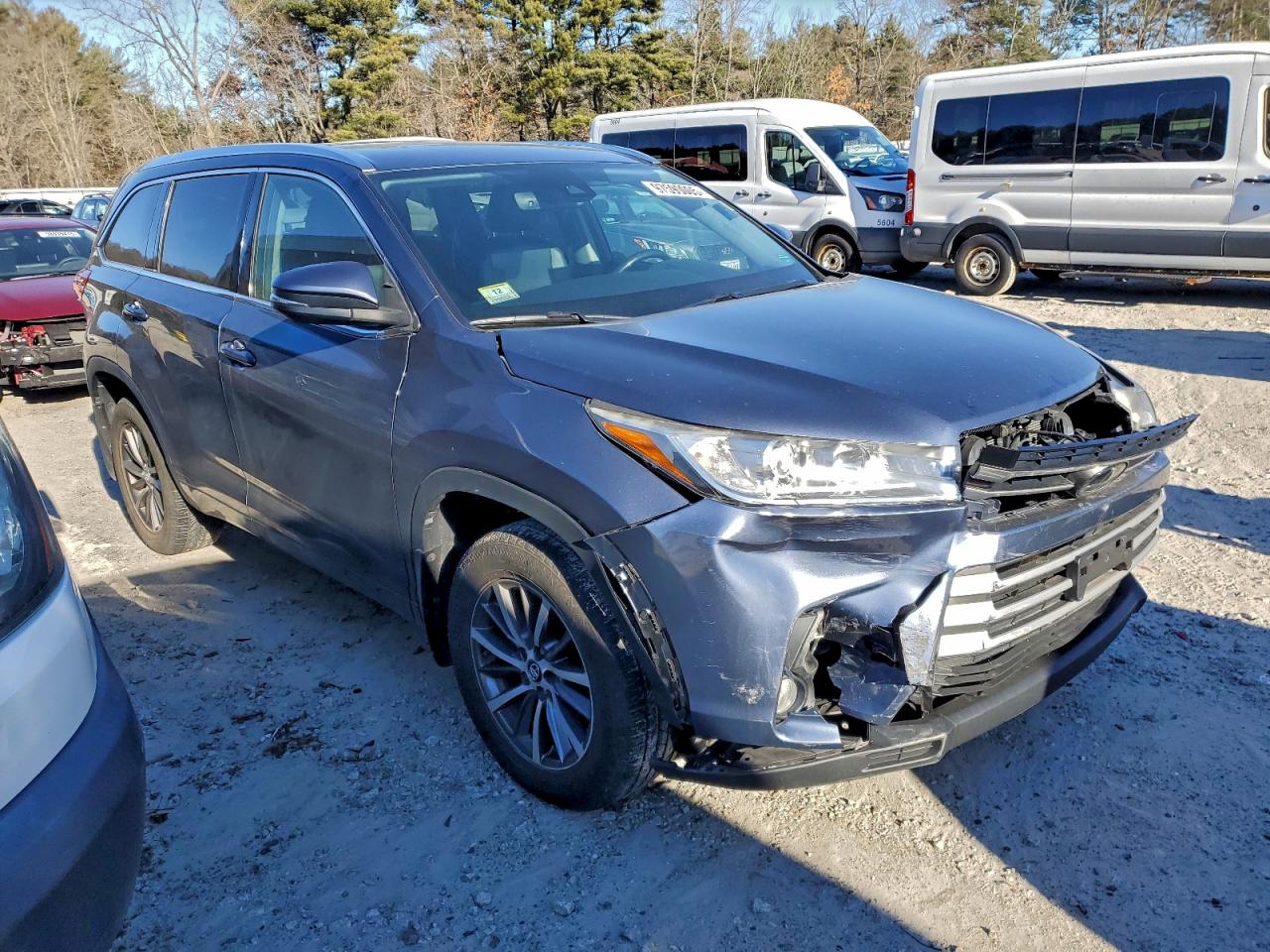 2017 TOYOTA HIGHLANDER SE photo 4