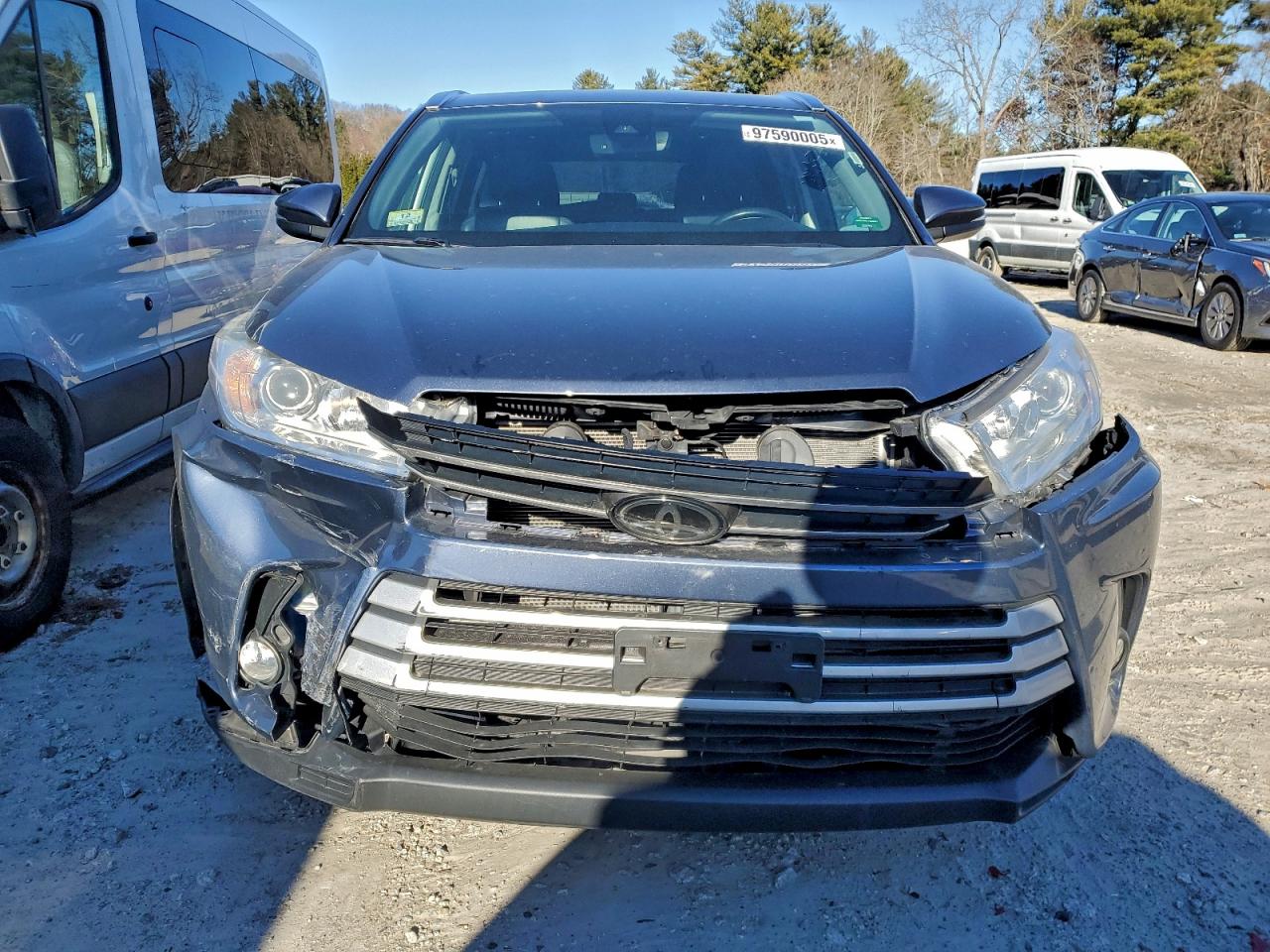 2017 TOYOTA HIGHLANDER SE photo 5